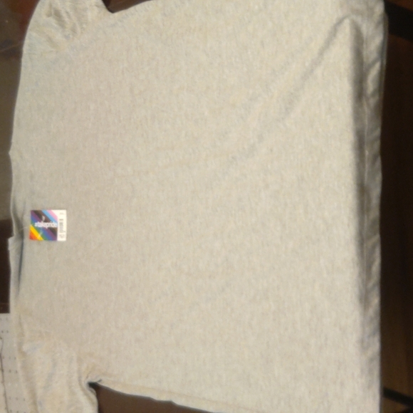 New with tag t-shirt - Picture 3 of 3